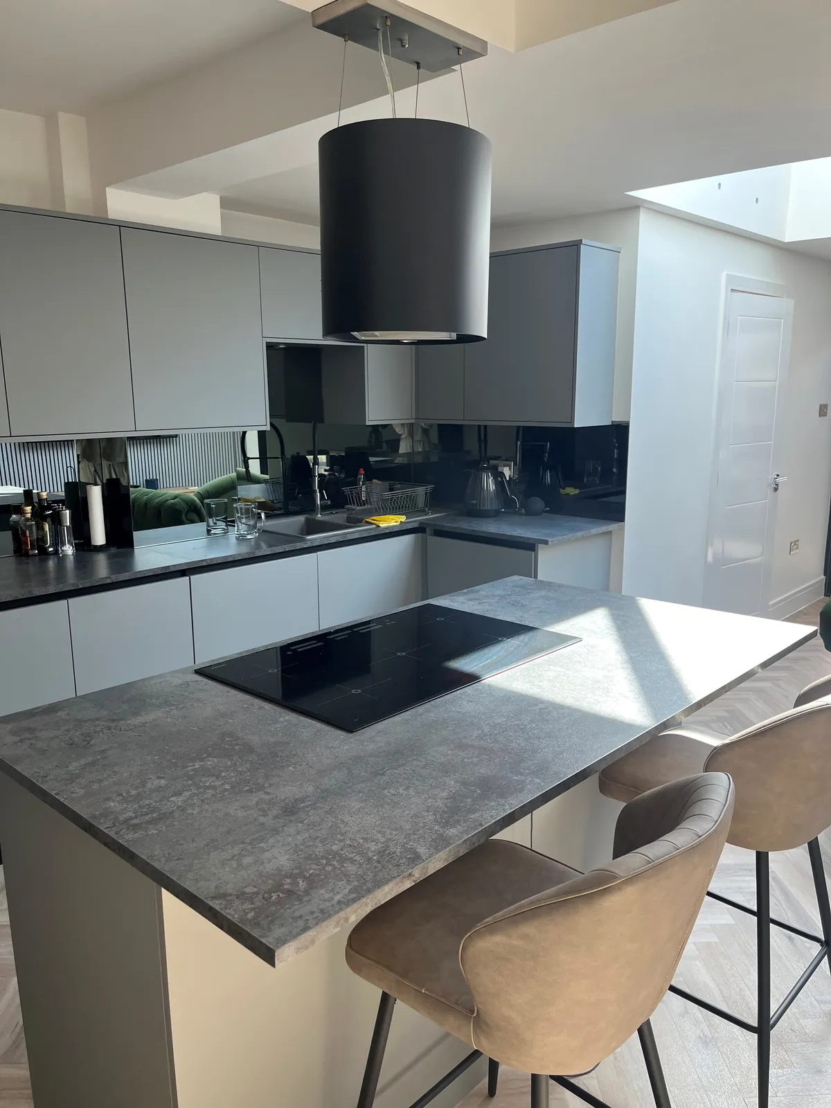 Grigio Venato Bstone quartz worktop uplift