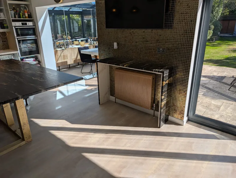 Calacatta Roma Neolith and Cosmic Black granite kitchen worktops