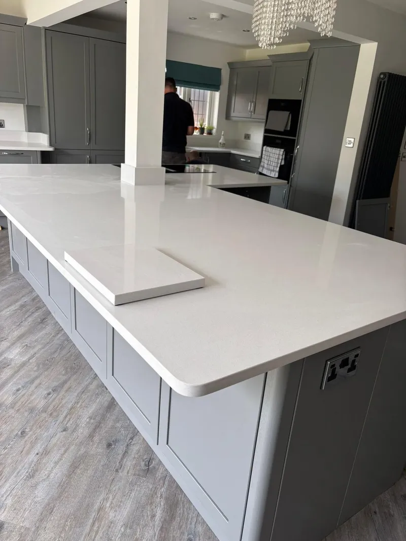 White Shimmer BQS quartz worktop uplift