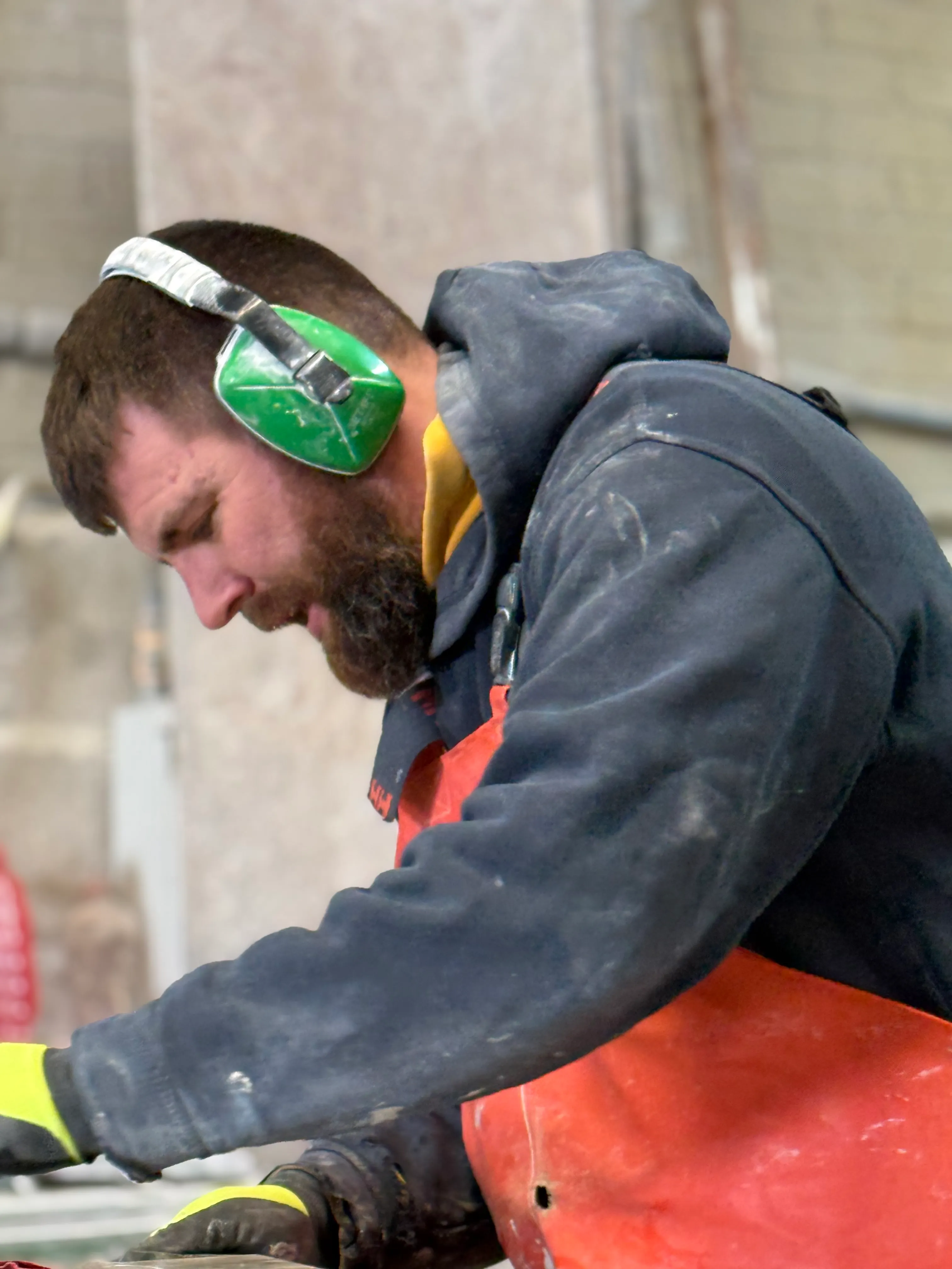 In2stone craftsman at work in the fabrication workshop