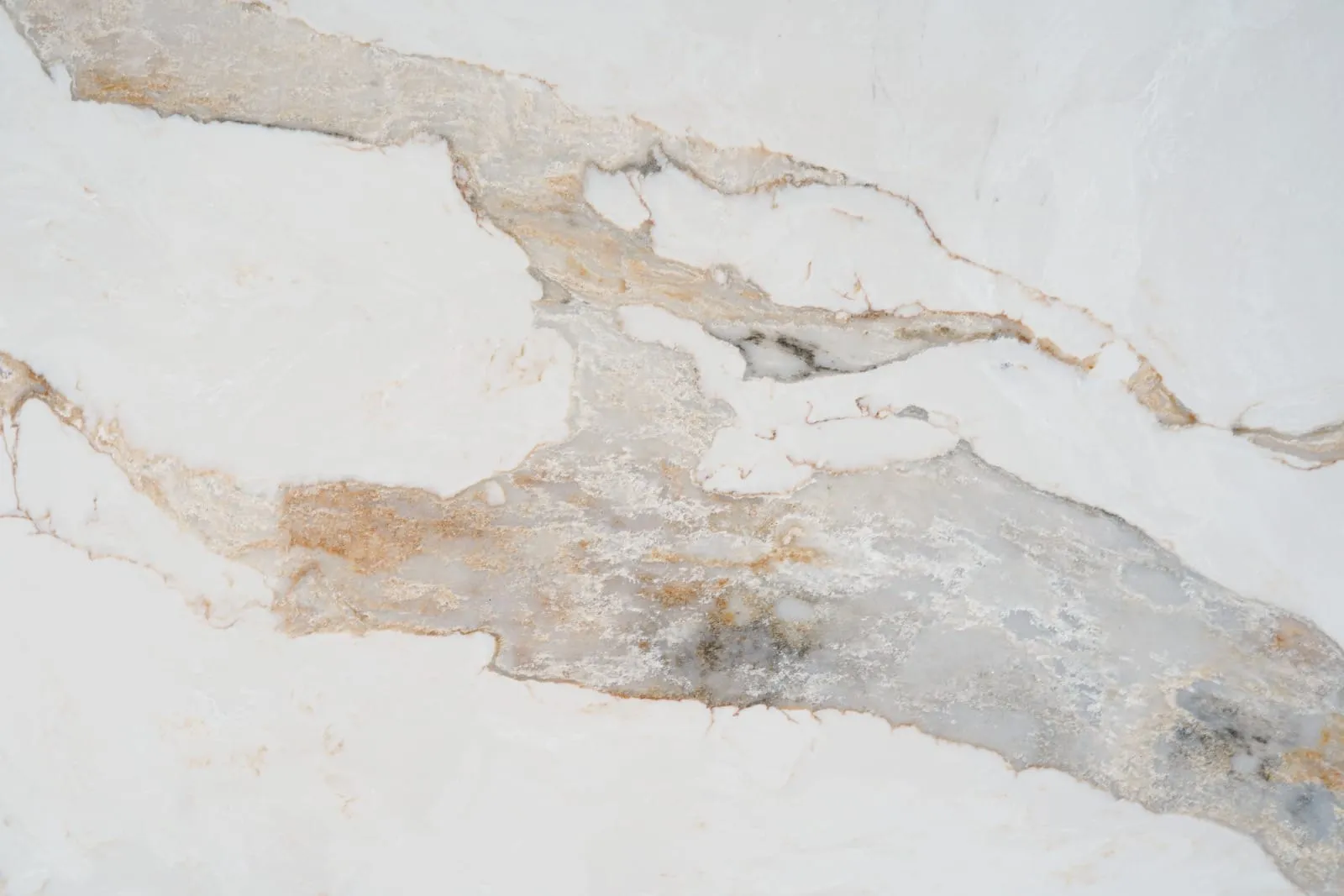 Horizon Stone Calacatta Bronzite Quartz