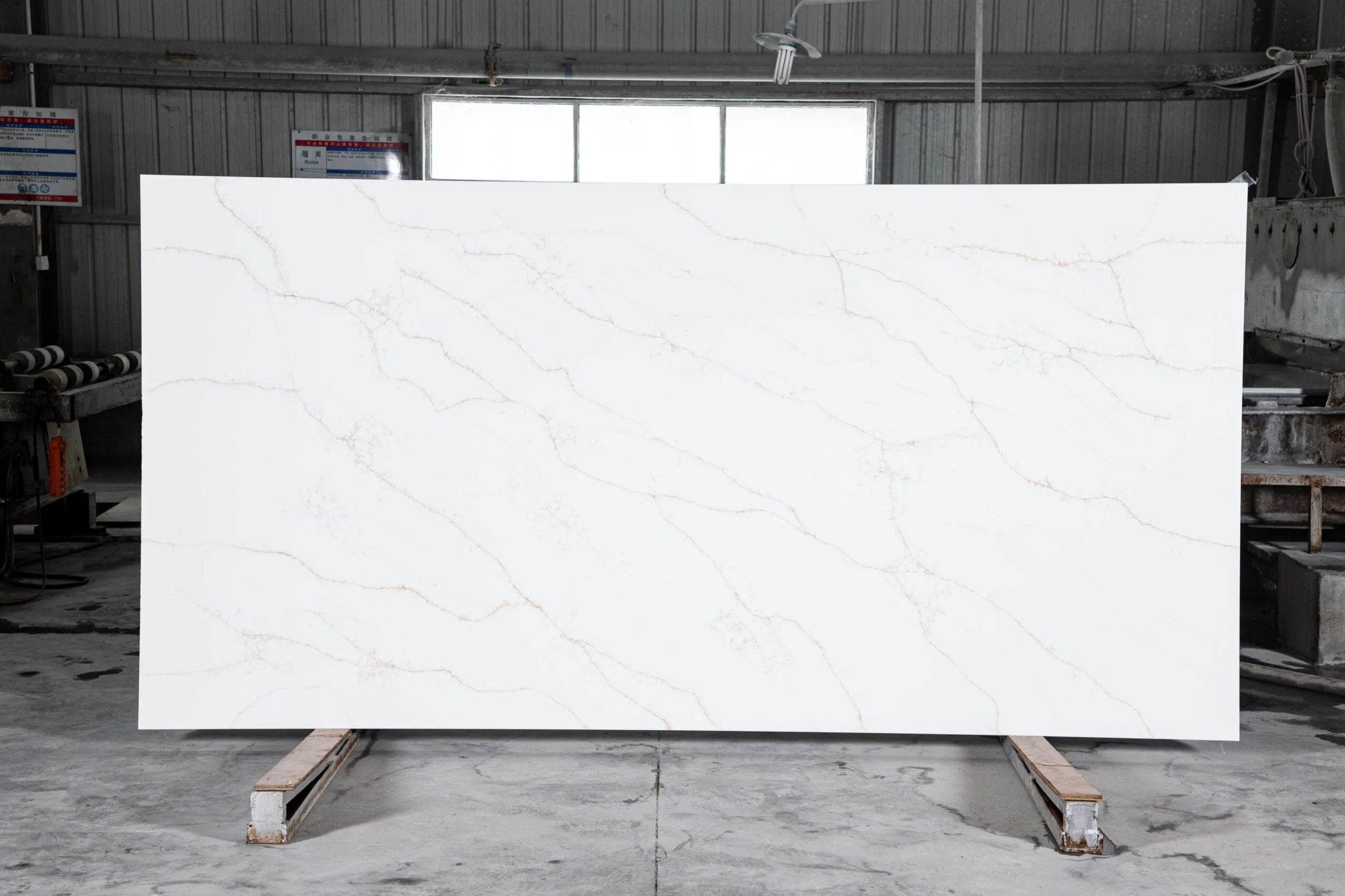 Classic Quartz Moderna Gold Quartz